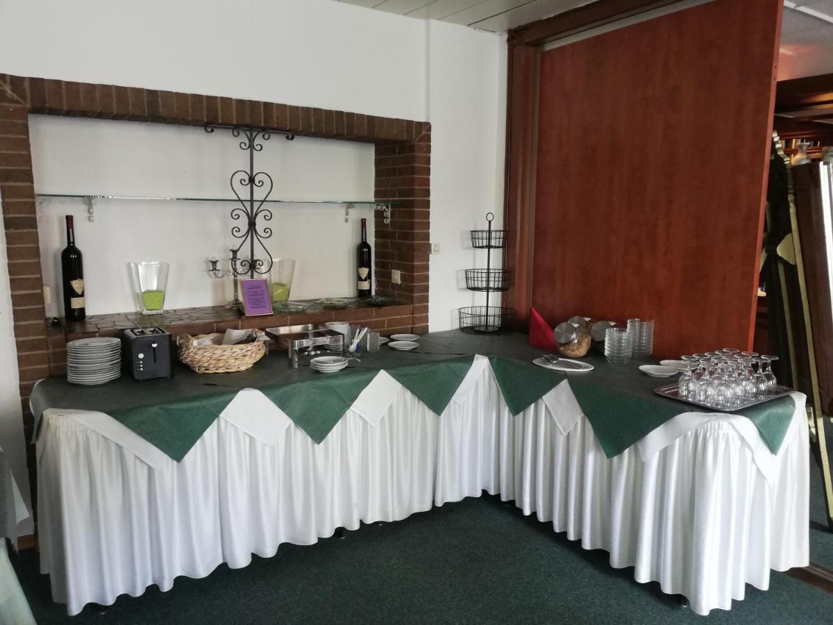 Hotel Dorfschaenke Büdelsdorf Buitenkant foto