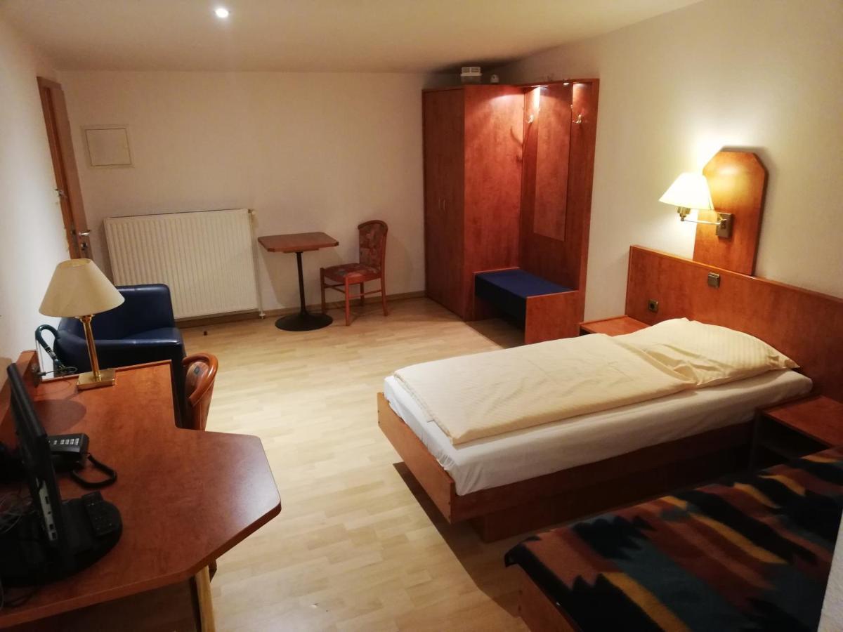 Hotel Dorfschaenke Büdelsdorf Buitenkant foto