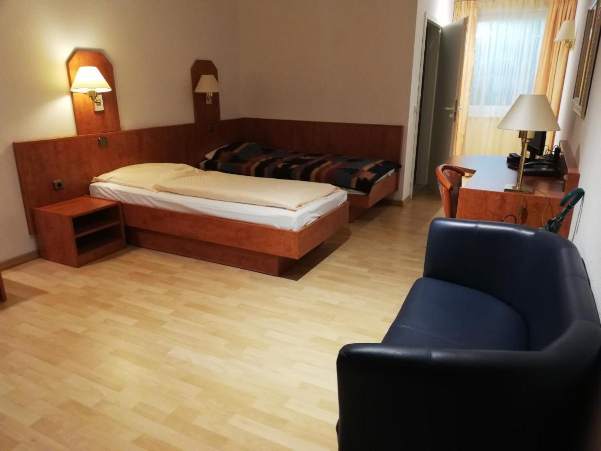 Hotel Dorfschaenke Büdelsdorf Buitenkant foto