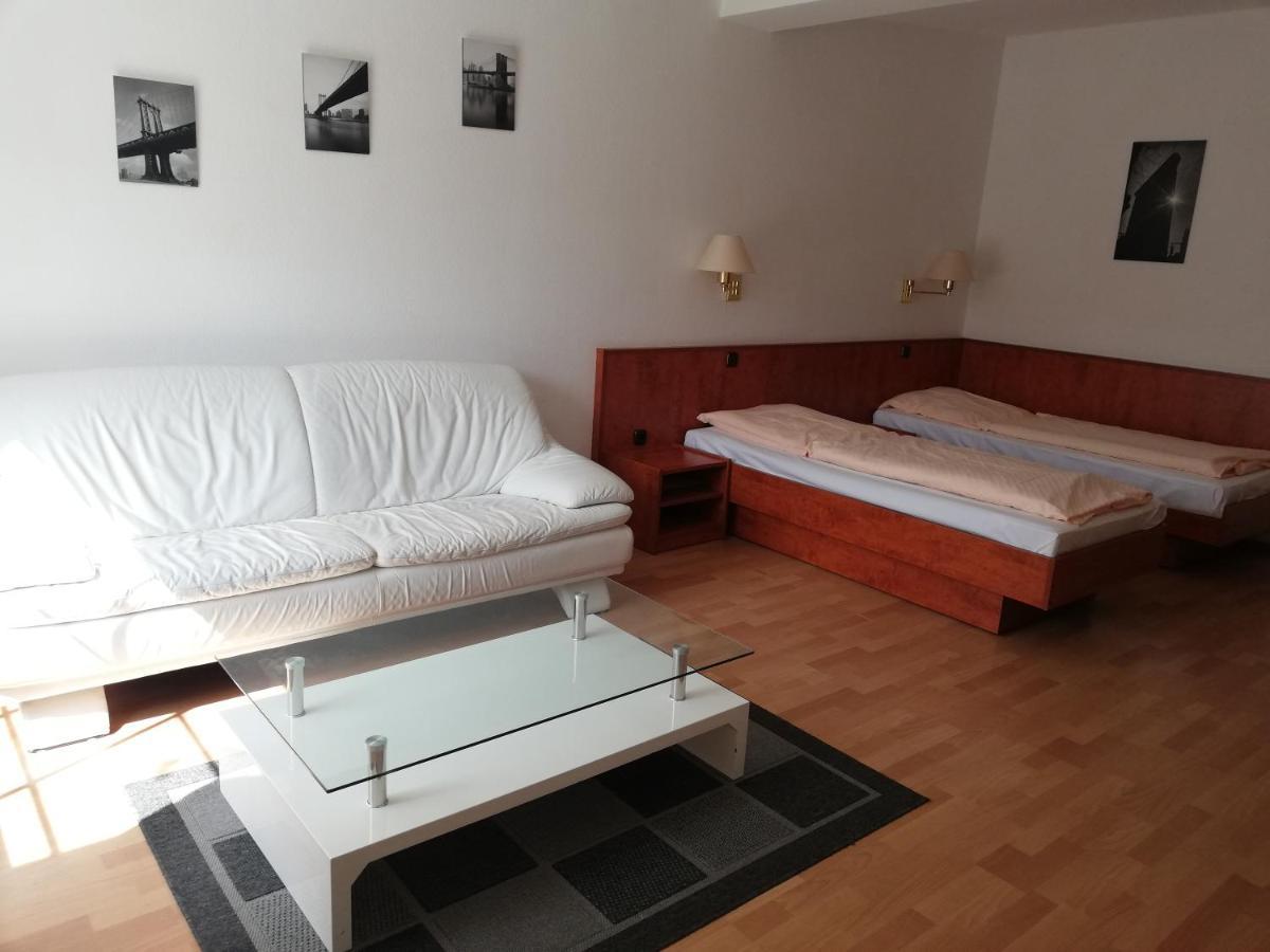 Hotel Dorfschaenke Büdelsdorf Buitenkant foto